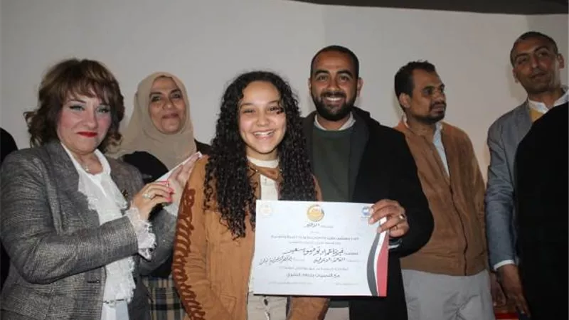 تكريم المدارس الفائزة فى مسابقة اوائل الطلبة