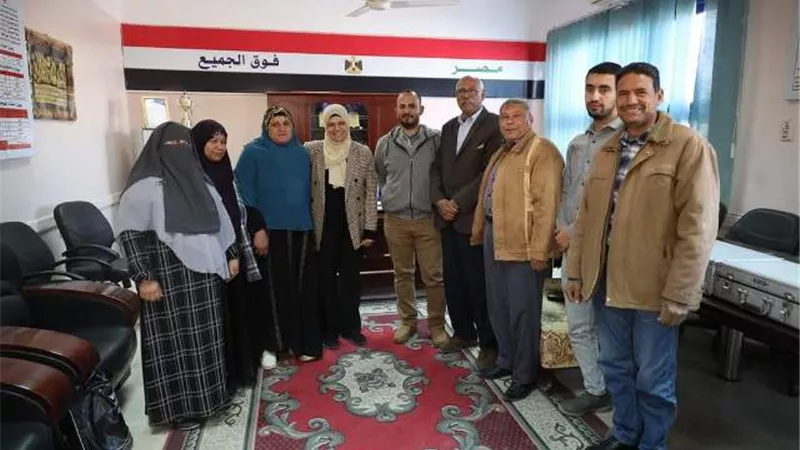 رئيس الشركه تلتقي أولياء أمور طلاب مدرسة مياه الشرب