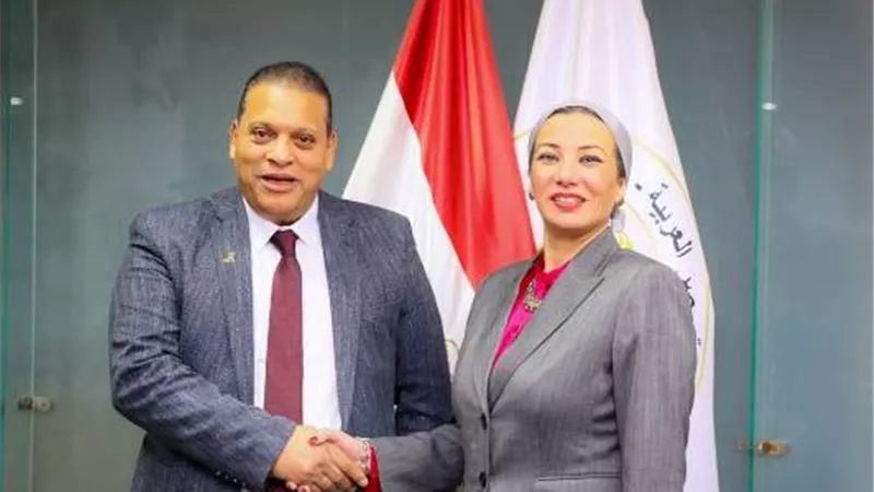 هيئة الشبان العالمية تكرم وزيرة البيئة لنجاحها فى تنظيم مؤتمر المناخ