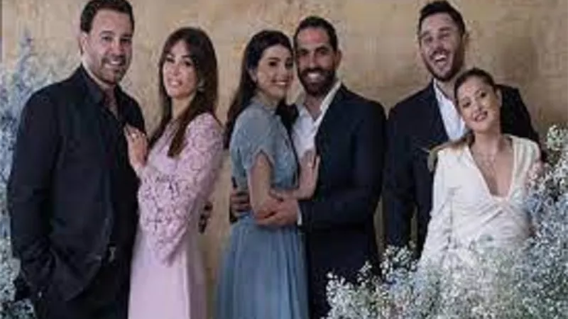 زوجة عاصى الحلاني تخطف الانظار فى خطوبة ابنتها.. صور