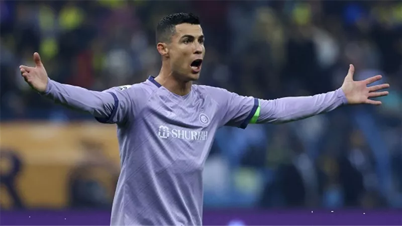 لأول مرة.. كريستيانو رونالدو يغيب عن التشكيل المثالي لأفضل لاعب