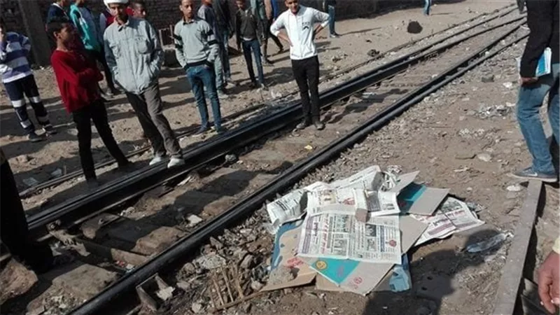 مصرع فتاة وصديقتها أسفل قطار أثناء عبور المزلقان بالشرقية