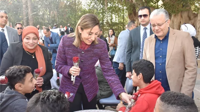 وزيرة الثقافة تشهد إنطلاق فعاليات مبادرة إنت مش لوحدك