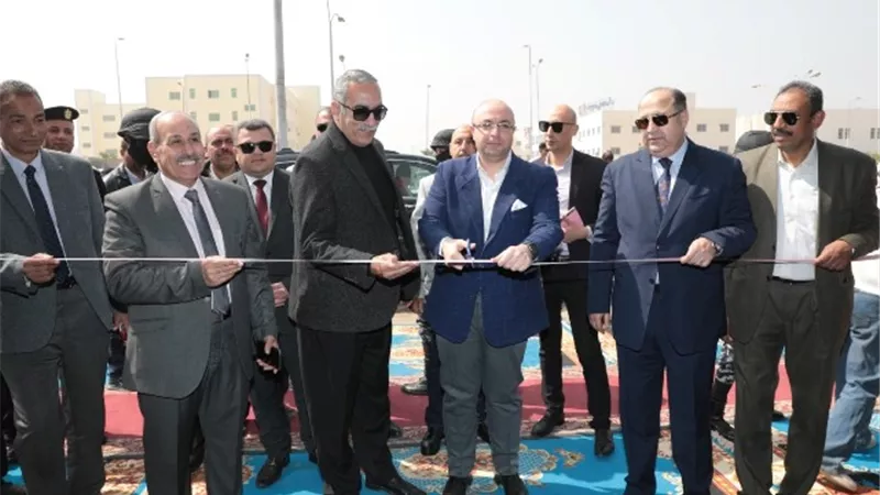غنيم يفتتح معرض 