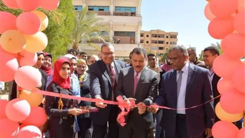 وحدة تضامن جامعة الوادي الجديد تنفذ معرضا للسلع والمستلزمات