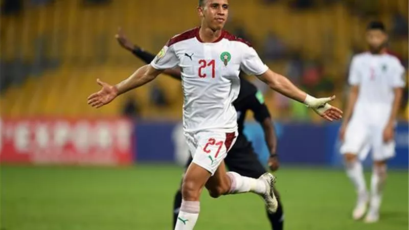 المغربى سفيان رحيمي مرشح لجائزة أفضل لاعب بالإمارات