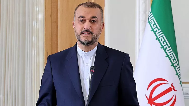 وزير الخارجية الإيراني: برنامجنا النووي سلمي بالكامل