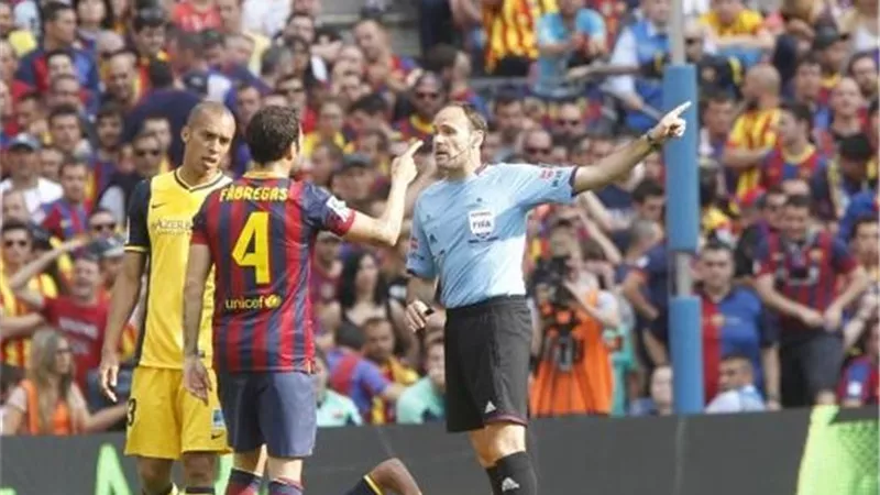 فابريجاس : برشلونة خسر دوري 2014 لغياب تقنية الفيديو