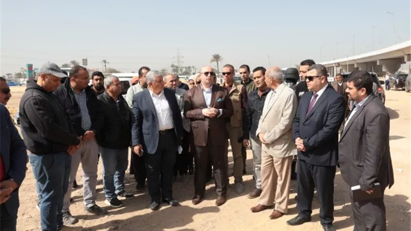 محافظ بني سويف يتابع مشروع مجمع مواقف عدلي منصور