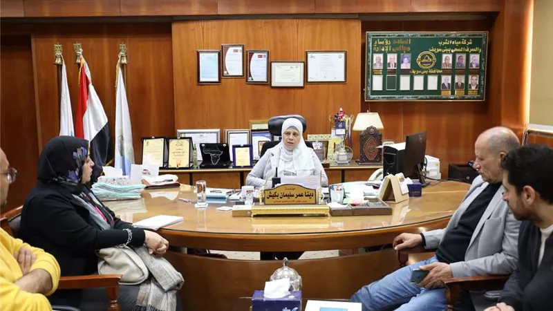 قطاع التخطيط بالشركة القابضة فى زياره لشركة مياه بني سويف