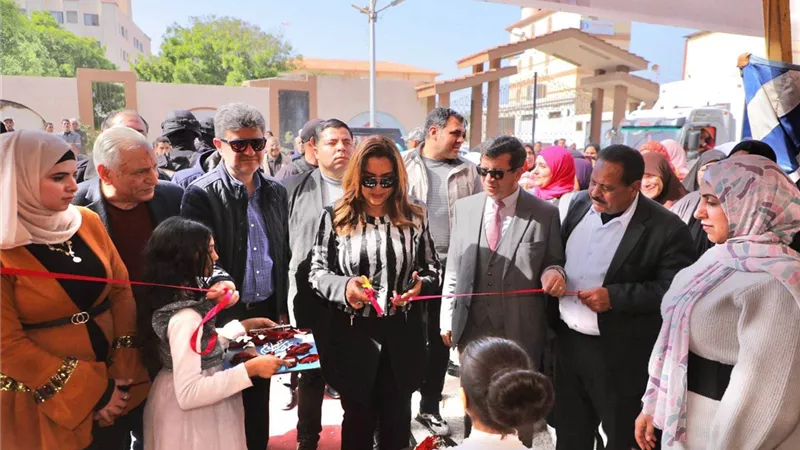 محافظ دمياط تفتتح معرض السلع الأساسية 