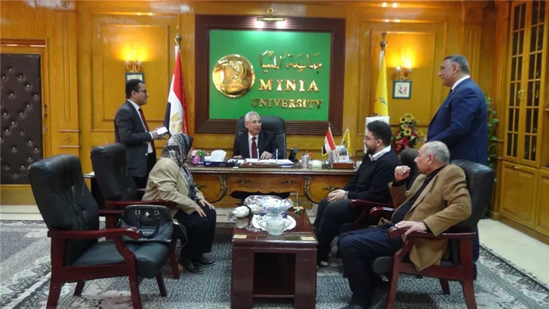 د. عصام فرحات يستقبل رؤساء جامعة المنيا ونوابها السابقين
