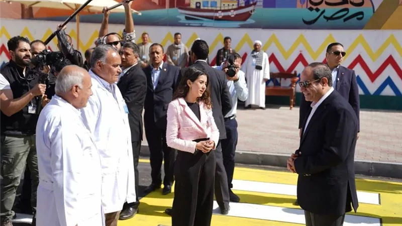 الرئيس السيسي يتناول الافطار مع أهالي المعصرة ويقيم معهم حوارا مفتوحا .. صور