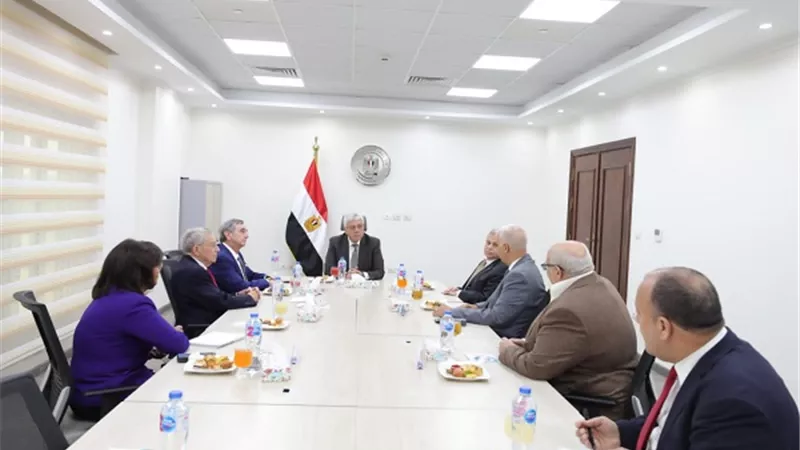 أيمن عاشور يشهد توقيع بروتوكول تعاون بين جامعتى العلمين الدولية ووليام باترسون