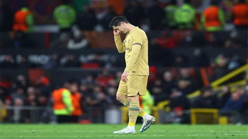 برشلونة يحسم قراره بشأن موقف ليفاندوفسكي من الكلاسيكو