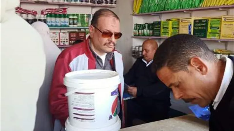 ضبط١١٠ عبوة مبيدات فى محلات غير مرخصة ببنى سويف