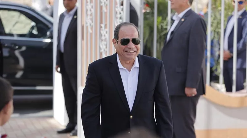 الرئيس السيسي يلتقي بأطفال المنيا المشاركين ببرنامج كابيتانو