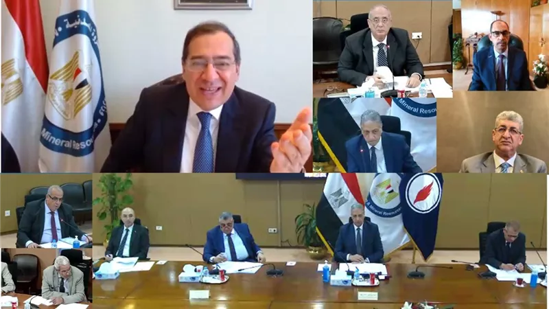 وزير البترول يعتمد نتائج أعمال 