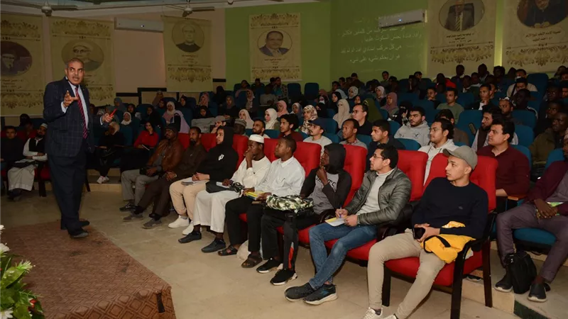 خريجى الأزهر تعقد دورة لتنمية مهارات الطلاب وتثقيفهم بلغة القرآن