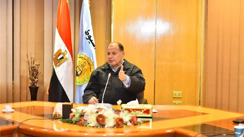 محافظ أسيوط يستكمل اجتماعاته الدورية لمتابعة تقنين أراضي الدولة