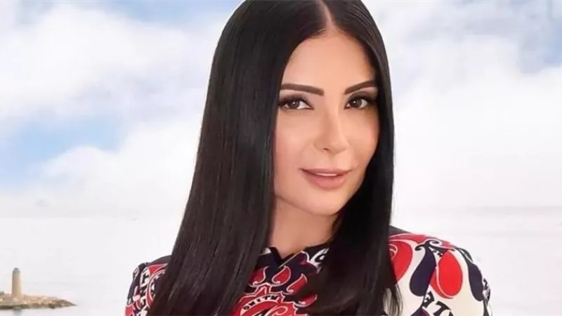 أحمد حلمي يدعم منى زكي عقب الإنتقادات الاخيرة