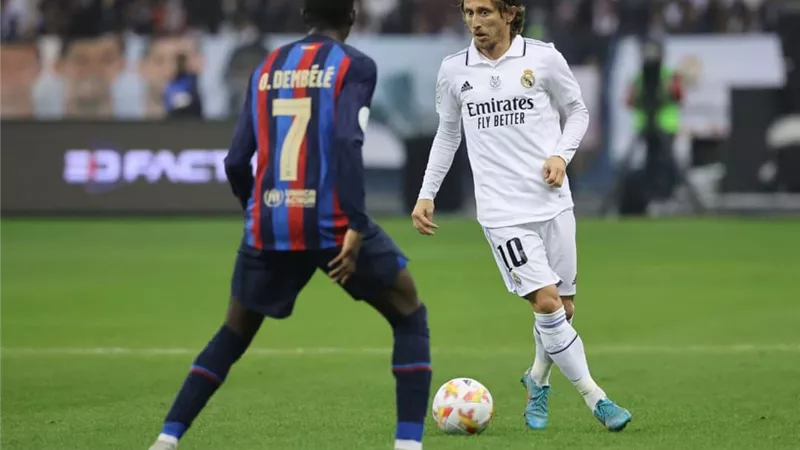 إبراهيم فايق يسخر من هزيمة ريال مدريد أمام برشلونة فى نصف النهائي