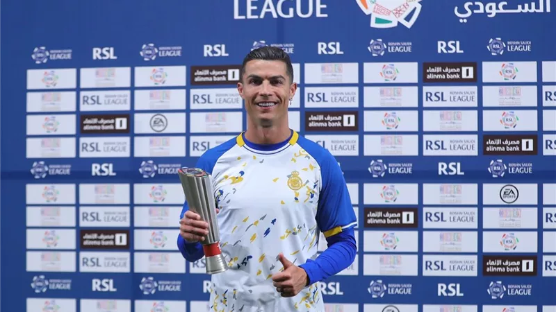 رونالدو يحصل على جائزة أفضل لاعب في الشهر بالدورى السعودى