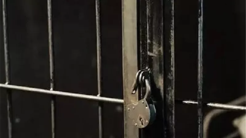 مقتنيات غريبة فى أحد أكبر السجون بالعالم