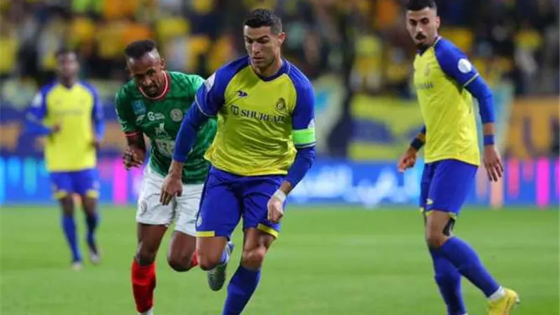 شاهد .. رد فعل رونالدو بعد اهداره فرصة هدف أمام الباطن