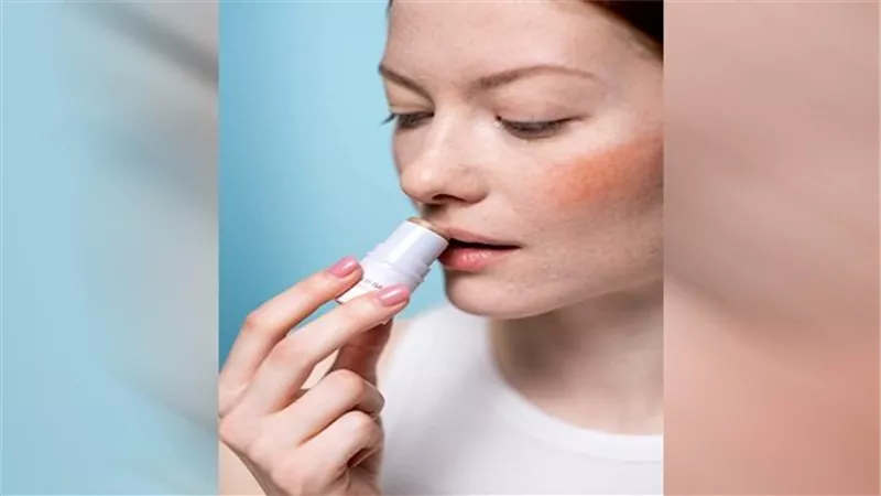 فى اقل وقت..نصائح لمكياج الصباح
