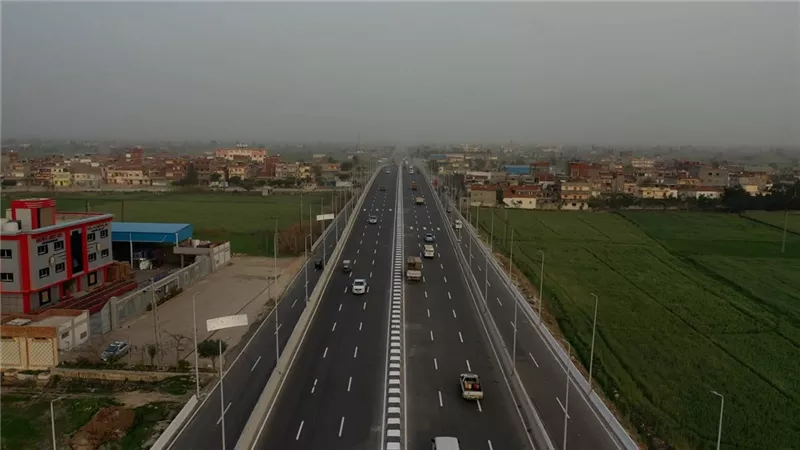 وزيرالنقل : بدء التشغيل التجريبي لكوبري كفر الدوار