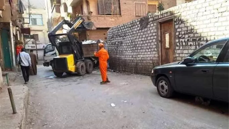 رفع أكثر من 180 طن قمامة ومخلفات الصلبة بحي غرب سوهاج.