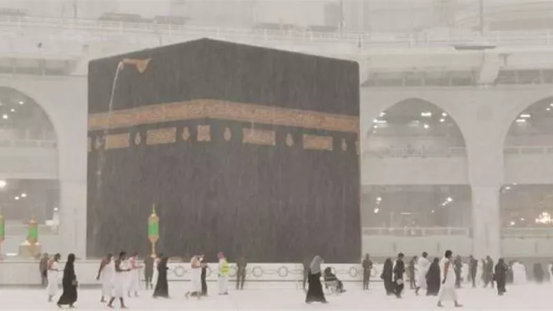 أمطار غزيرة على مكة وعسير بالسعودية