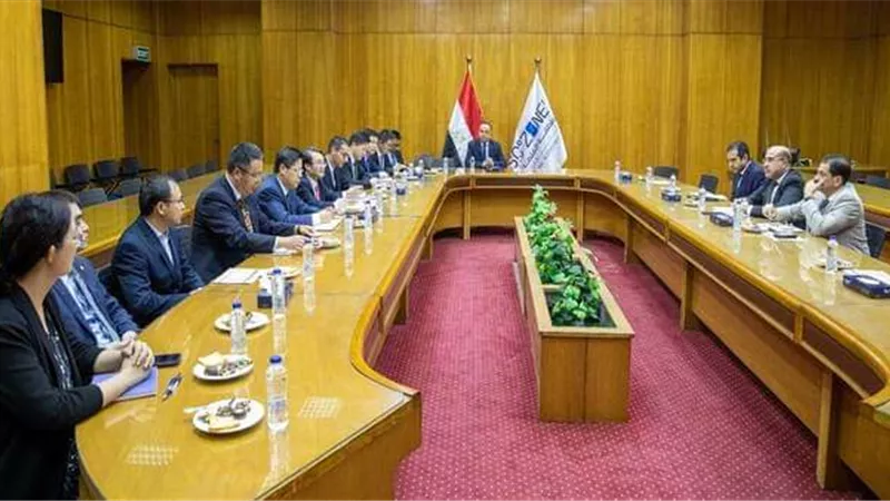 وفد صيني يبحث ضخ استثمارات جديدة بالمنطقة الاقتصادية لقناة السويس