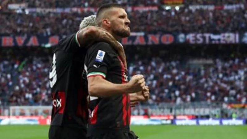 ميلان يخسر أمام فيورنتينا 2/1 ويفرط في وصافة الدوري الإيطالي