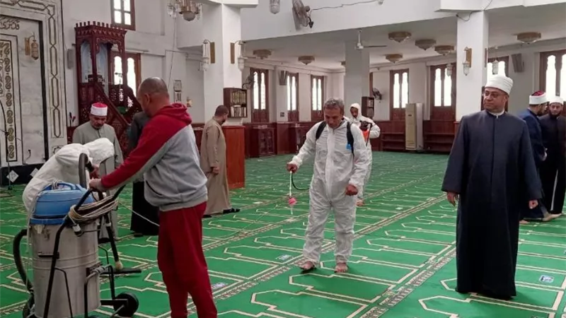 نظافة وتعقيم مساجد السويس استعدادآ لاستقبال شهر رمضان المبارك