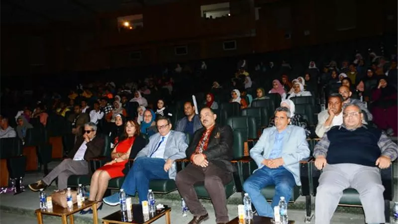 رئيس جامعة أسيوط يشهد حفل افتتاح مهرجان الإبداع المسرحي