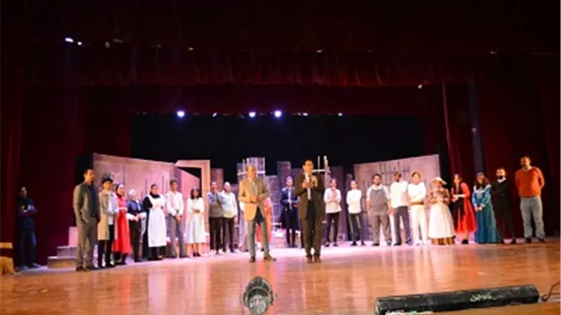 رئيس جامعة أسيوط يشهد افتتاح مهرجان الإبداع المسرحي الحادي عشر