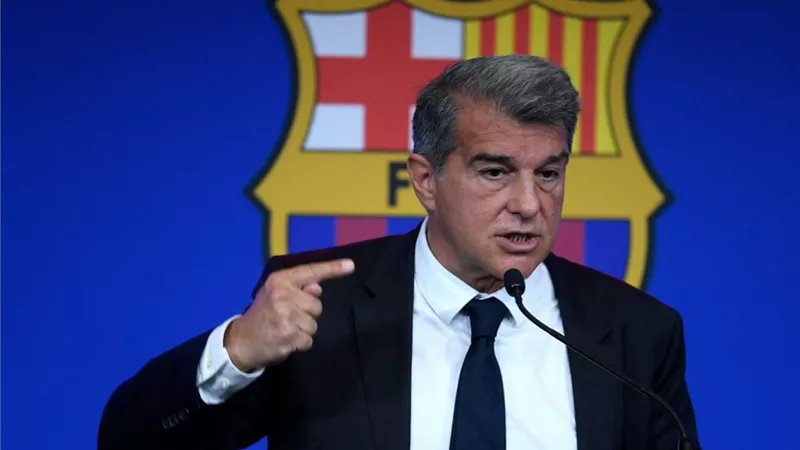 تحرك قضائي من رئيس برشلونة ضد 
