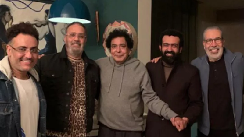 الكينج محمد منير يغنى لـ نيللى كريم فى 