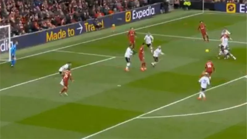 ليفربول يتقدم بهدف .. وآخر ملغى للشياطين.. ملخص الشوط الأول