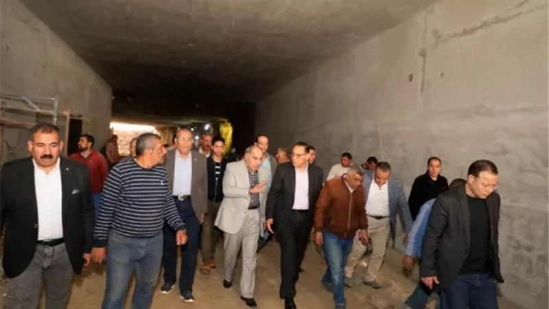 محافظ الشرقية يتفقد أعمال انشاء نفق عرابي بالزقازيق