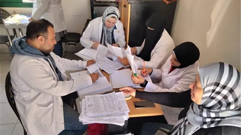 الكشف على 1025 مواطنا بقافلة طبية شاملة بقرية 