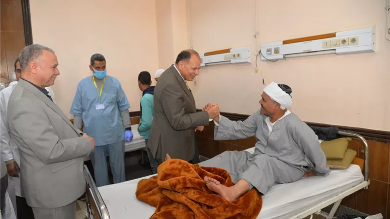 محافظ أسيوط يتفقد مستشفى المبرة للتأمين الصحي