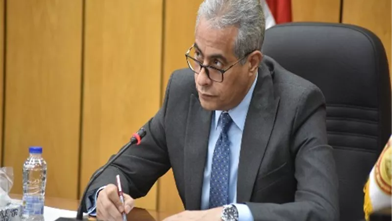 وزير القوى العاملةيناقش عددا من الملفات الهامة مع مديري المديريات