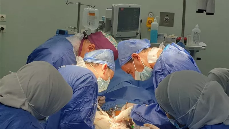 رئيس جامعة أسيوط: نجاح فريق طبى فى إنقاذ حياة طالب بكلية الحقوق
