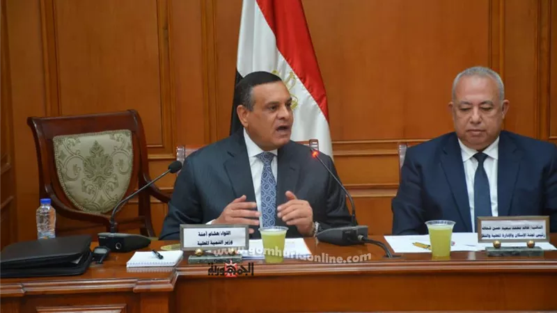 هشام أمنة يعرض جهود الوزارة فى تطوير المجازر وتنمية الصعيد