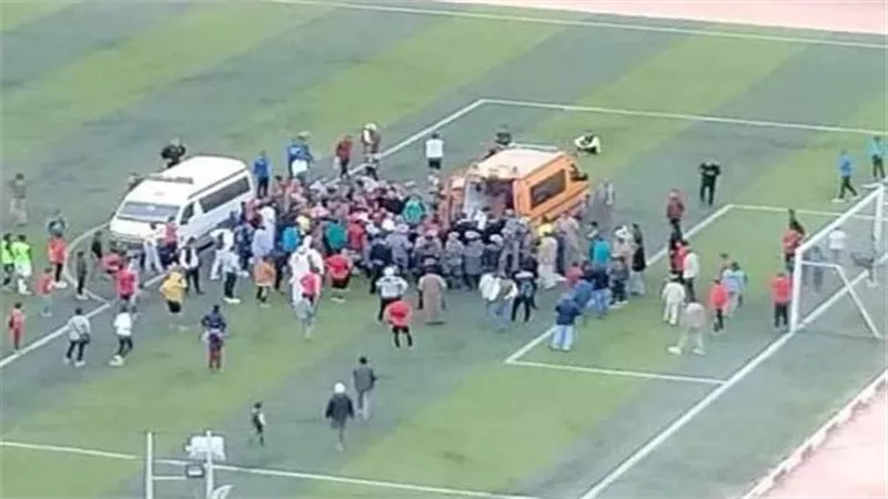 وفاة لاعب أثناء مباراة كرة قدم.. تعرف على التفاصيل