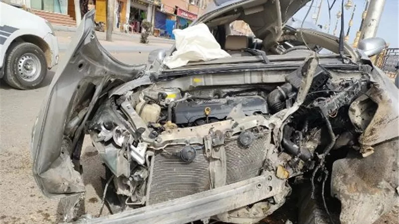 إصابة 2 فى اصطدام سيارة ملاكى بسور كورنيش النيل بإسنا