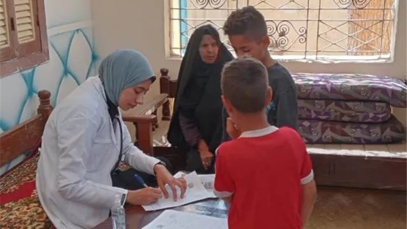 الكشف وعلاج ٦٨٦ مواطن بقافلة الجامعة بقرية الحبيلات الغربية